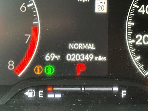 Used 2025 Honda Civic Sport image 28