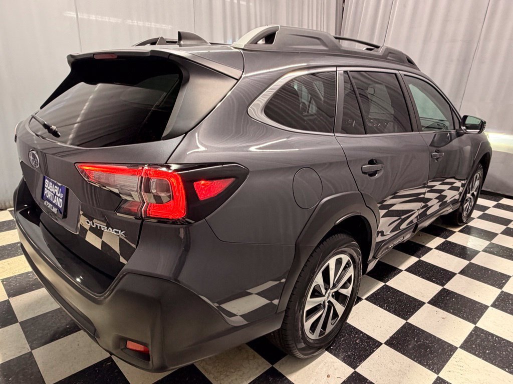 Used 2024 Subaru Outback Premium AWD/4WD image 4