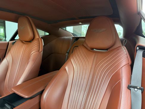 Used 2018 Aston Martin DB11 V12 RWD image 22