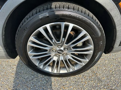 Used 2016 Lincoln MKX Reserve w/ Climate Package image 38