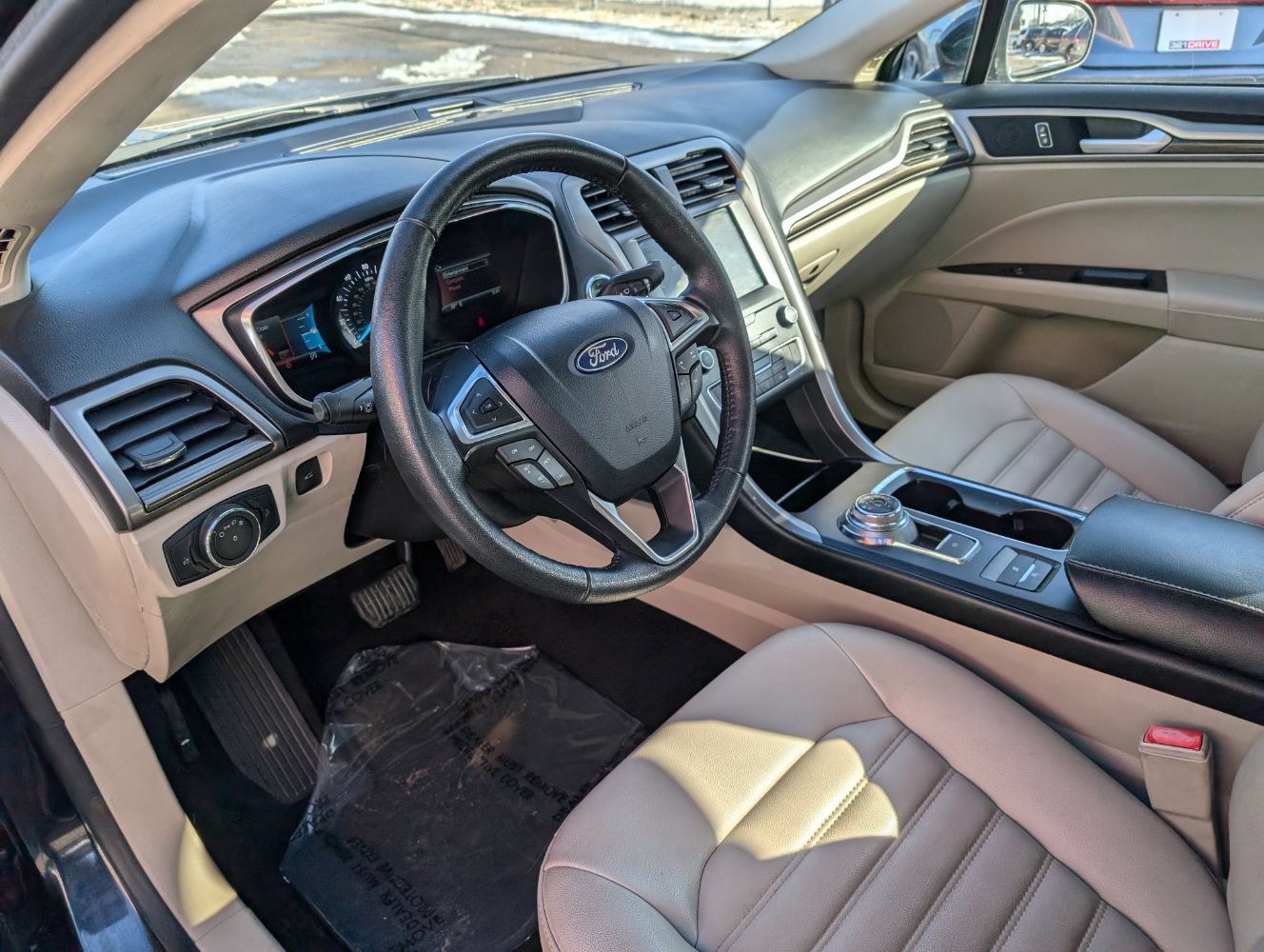 Used 2020 Ford Fusion SEL FWD image 12