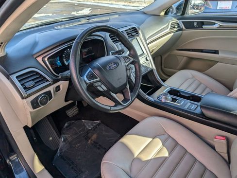 Used 2020 Ford Fusion SEL image 12