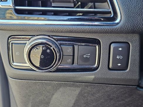 Used 2019 Lincoln Navigator Reserve AWD/4WD image 32