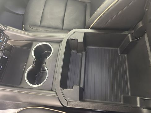 Used 2023 Chevrolet Suburban Premier RWD image 30