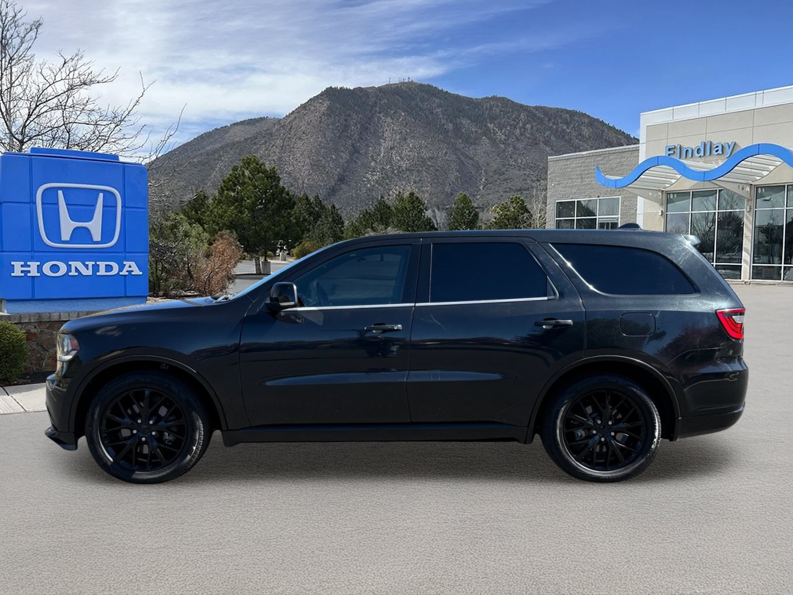 Used 2016 Dodge Durango R/T w/ Trailer Tow Group IV AWD/4WD image 3