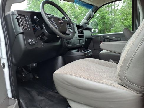 Used 2017 GMC Savana 2500 RWD image 10