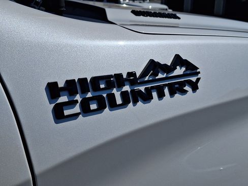 Used 2023 Chevrolet Silverado 1500 High Country w/ Technology Package AWD/4WD image 31