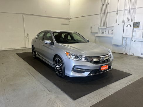 Used 2017 Honda Accord Sport image 3