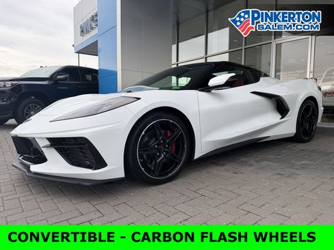Used 2025 Chevrolet Corvette Stingray Convertible image 2