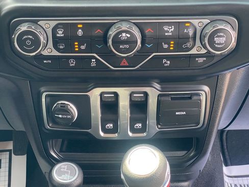 Used 2021 Jeep Wrangler Sport AWD/4WD image 24