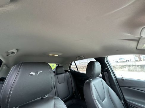 Used 2024 Buick Encore GX Sport Touring FWD image 17