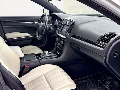 Used 2020 Chrysler 300 S RWD image 30