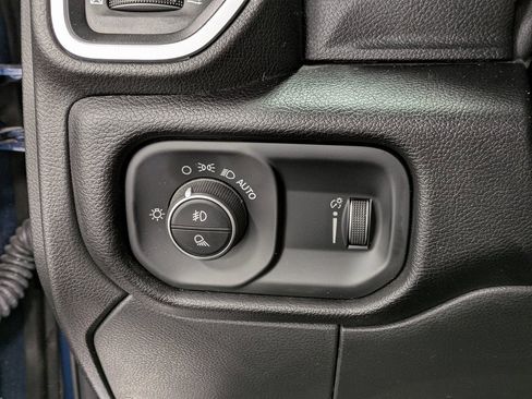 Used 2024 RAM 2500 Big Horn w/ Sport Appearance Package image 20