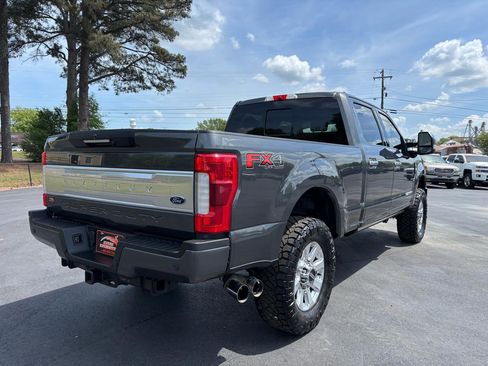 Used 2019 Ford F250 Platinum w/ Platinum Ultimate Package AWD/4WD image 5