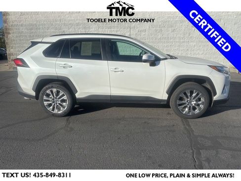 Used 2024 Toyota RAV4 XLE Premium image 2