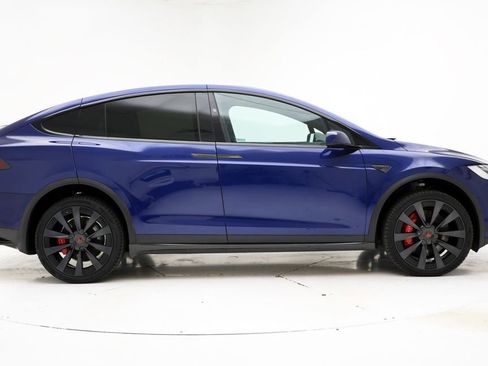 Used 2022 Tesla Model X image 3