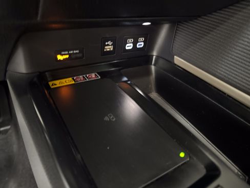Used 2025 Toyota Camry SE FWD image 22