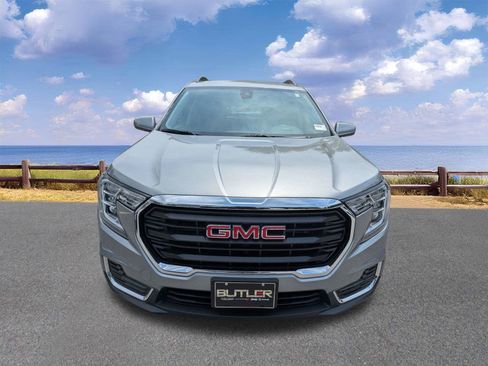 Used 2024 GMC Terrain SLE w/ Driver Convenience Package AWD/4WD image 11