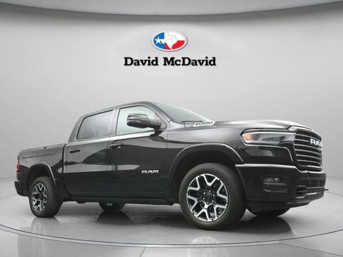 Used 2025 RAM 1500 Laramie image 25