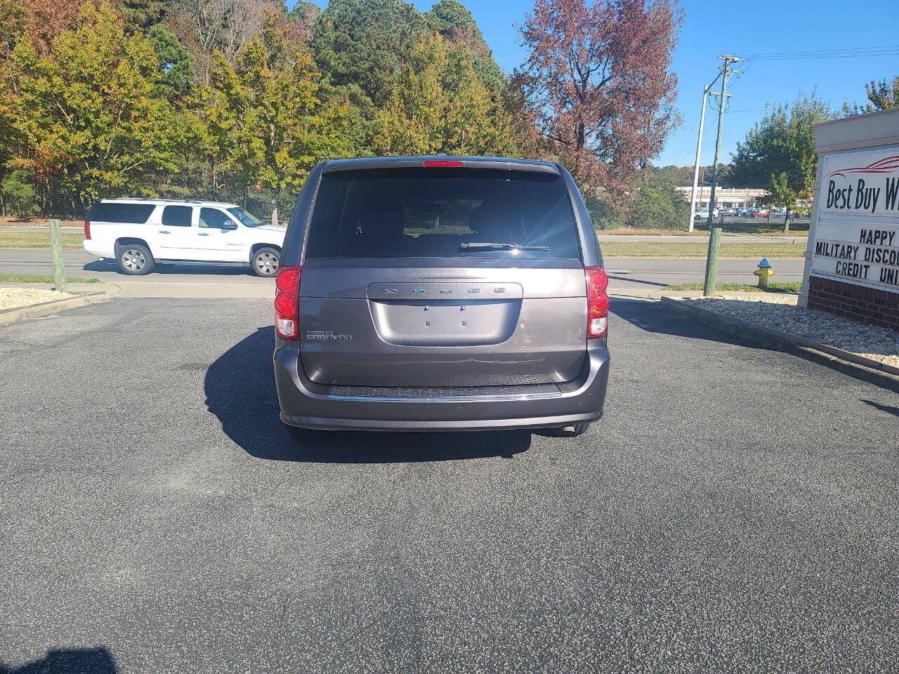Used 2016 Dodge Grand Caravan SE FWD image 6