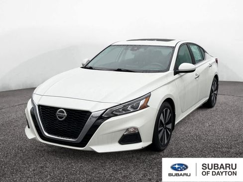 Used 2021 Nissan Altima 2.5 SV w/ SV Premium Package image 1