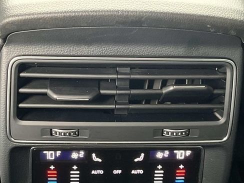 Used 2019 Audi Q8 Prestige AWD/4WD image 18