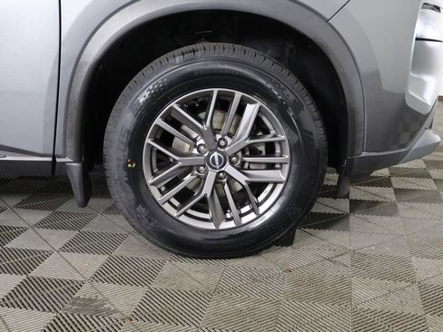 Used 2023 Nissan Rogue S AWD/4WD image 18