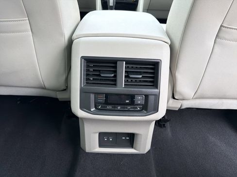 Used 2021 Volkswagen Atlas SEL Premium image 22