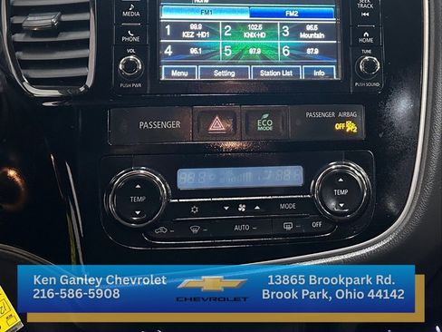 Used 2017 Mitsubishi Outlander ES image 16