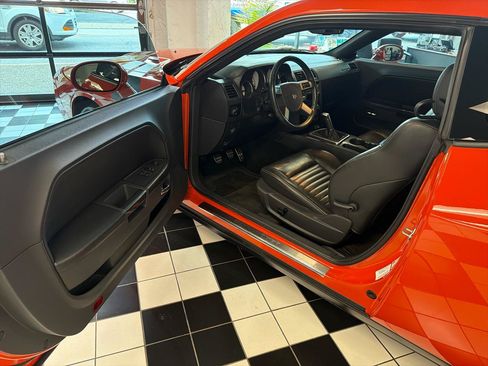 Used 2010 Dodge Challenger R/T RWD image 14