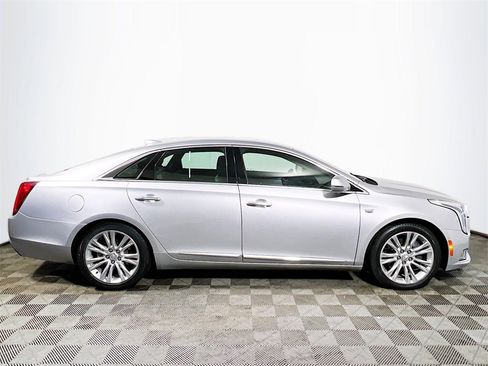 Used 2018 Cadillac XTS Luxury image 9