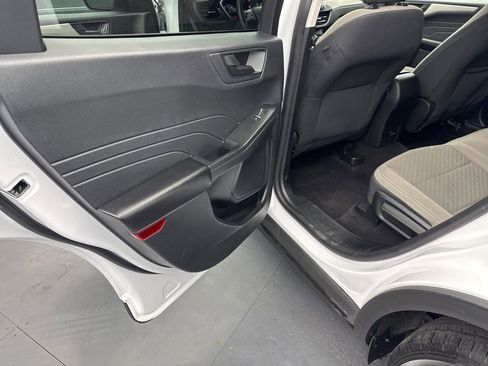 Used 2022 Ford Escape SE FWD image 34