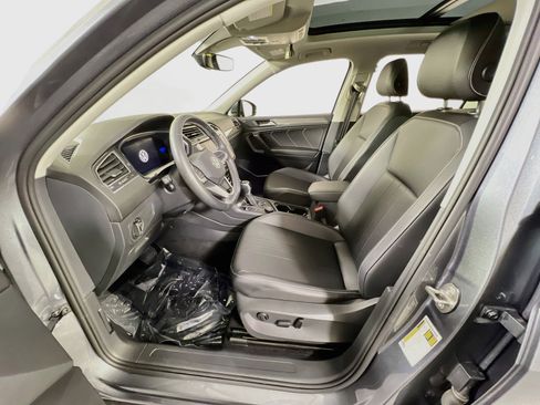 Used 2023 Volkswagen Tiguan SE AWD/4WD image 20