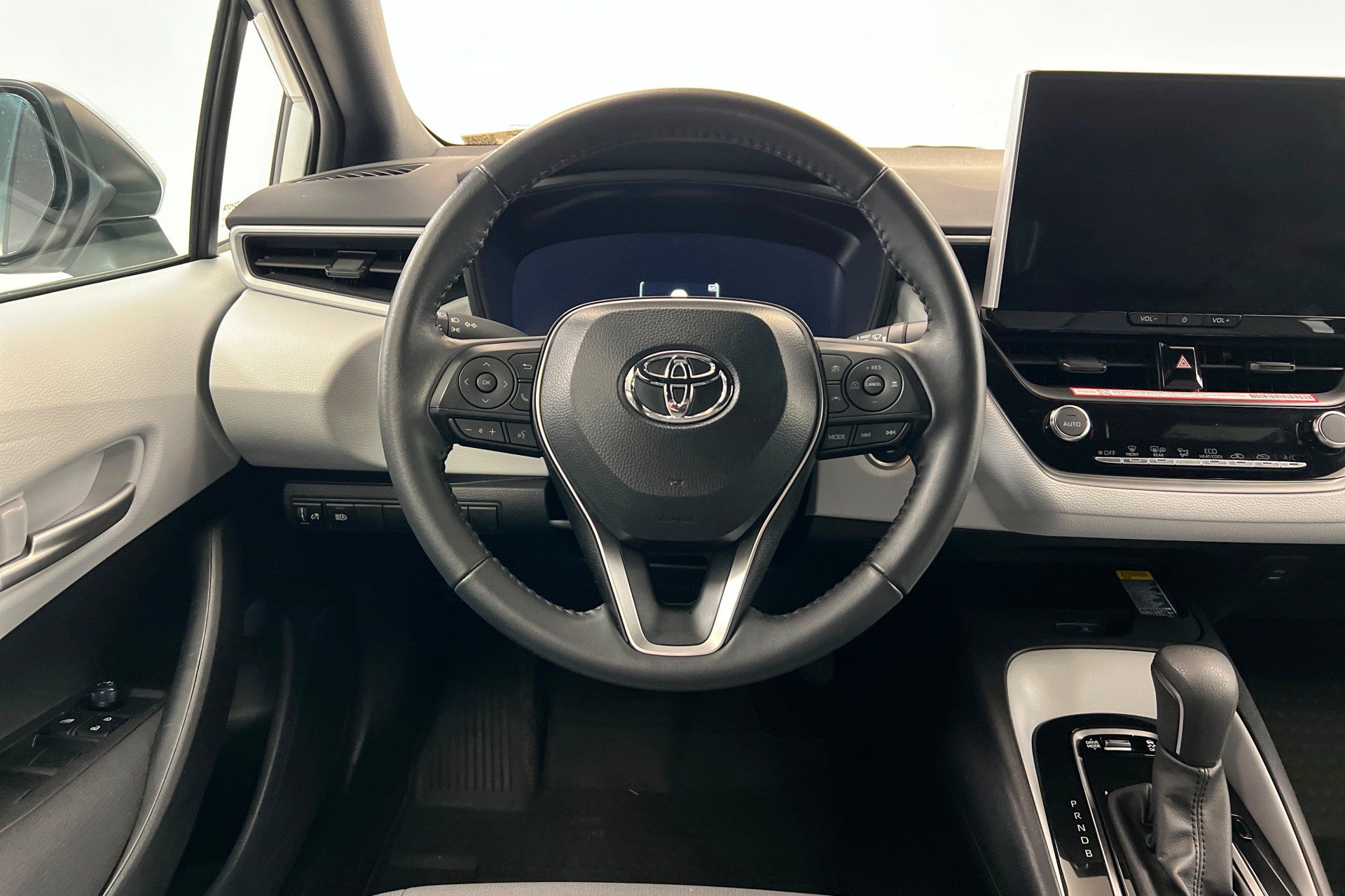 Certified 2026 Toyota Corolla SE w/ SE Package FWD image 13