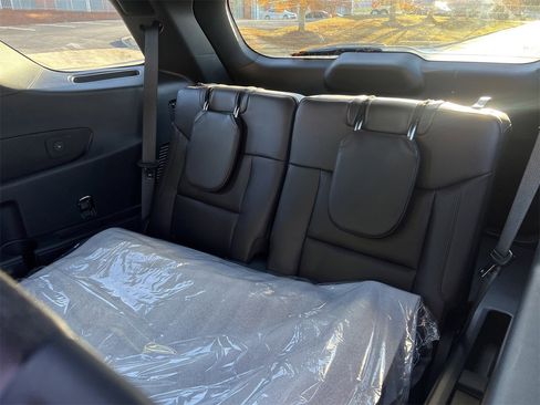 New 2026 Ford Explorer Platinum image 23