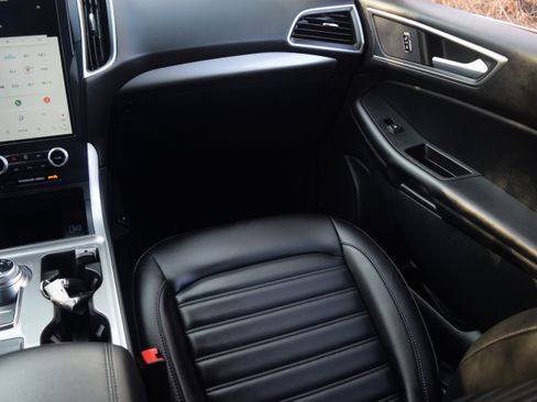 Used 2023 Ford Edge SEL image 13