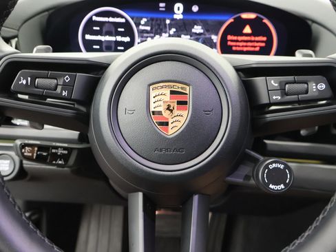 Used 2024 Porsche Panamera image 15