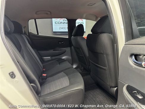 Used 2018 Nissan Leaf SV w/ SV Technology Package image 8
