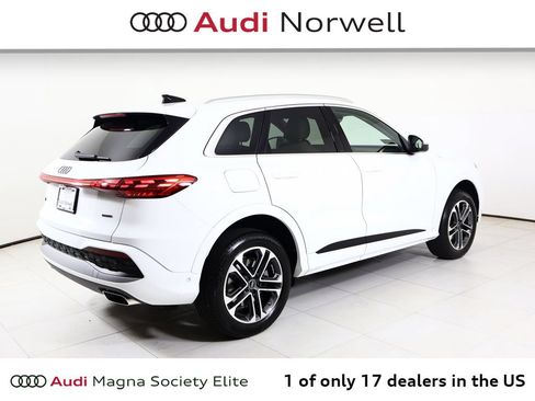 Used 2025 Audi Q5 Premium w/ Convenience Package AWD/4WD image 18