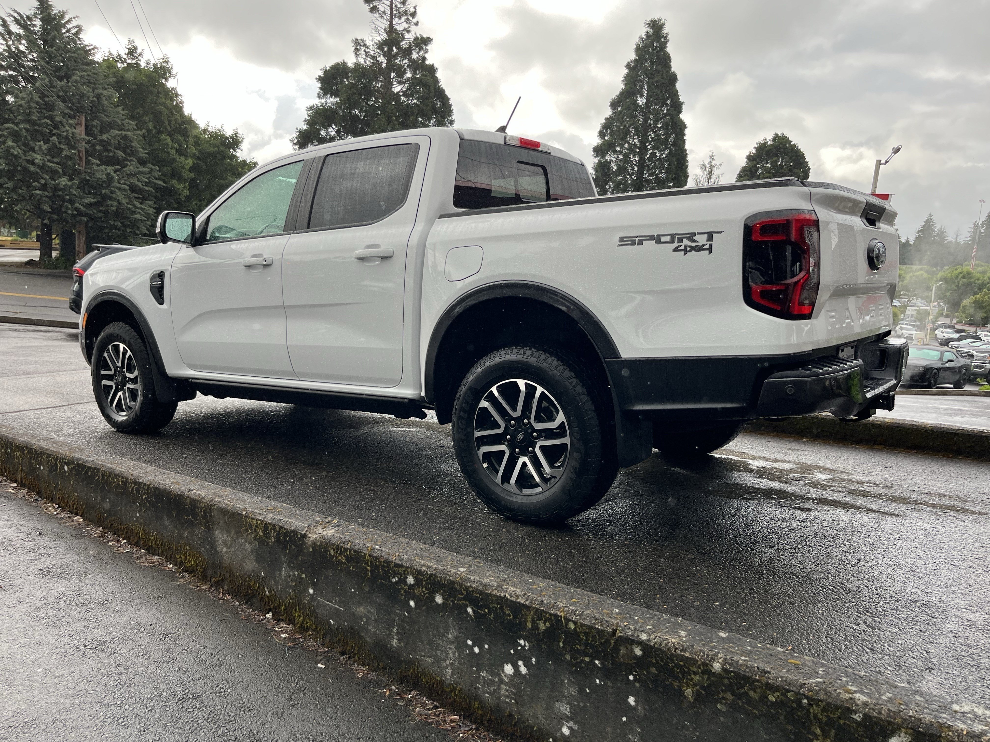 Used 2024 Ford Ranger Lariat w/ Trailer Tow Package AWD/4WD image 5