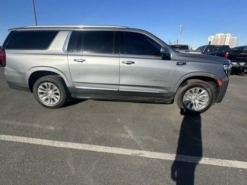 Used 2022 GMC Yukon XL Denali image 9