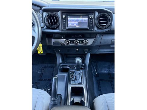 Used 2016 Toyota Tacoma SR image 11