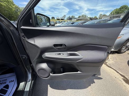 Used 2020 Nissan Kicks S FWD image 21