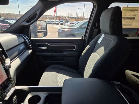 New 2026 RAM 2500 Big Horn AWD/4WD image 25