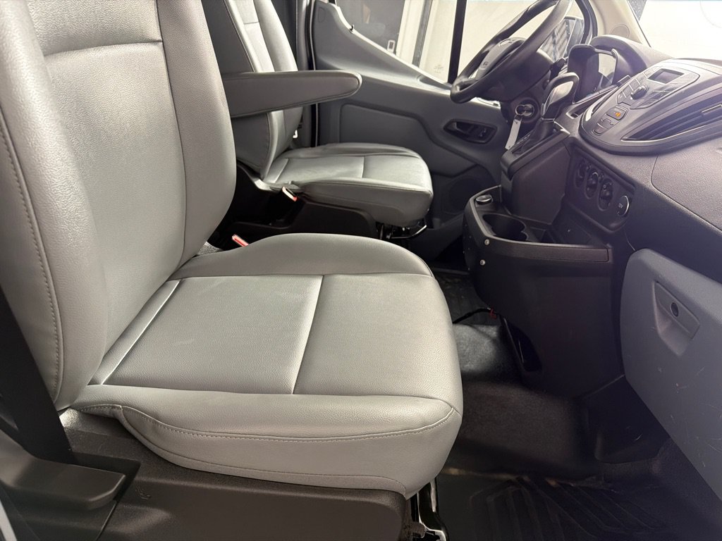 Used 2018 Ford Transit 250 148 Medium Roof RWD image 17