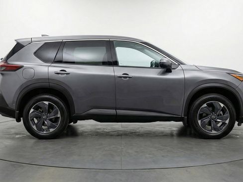 Used 2025 Nissan Rogue SV image 11