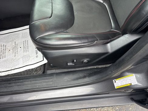 Used 2020 Jeep Cherokee Trailhawk w/ Comfort/Convenience Group image 18