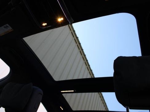 Used 2024 Mercedes-Benz S 580e 4MATIC Sedan image 17