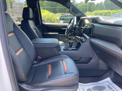 Certified 2025 GMC Sierra 1500 AT4 w/ AT4 Premium Package AWD/4WD image 6