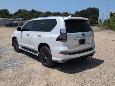 Used 2023 Lexus GX 460 Luxury w/ Sport Design Package AWD/4WD image 3